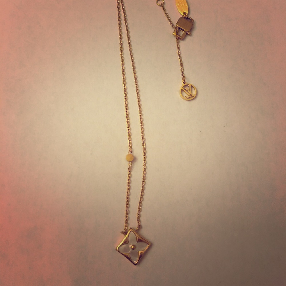 - White clover necklace